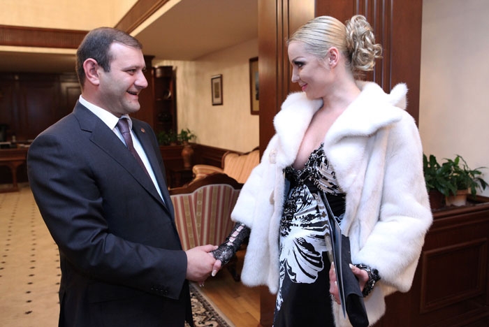 Երեւանի քաղաքապետ Տարոն Մարգարյանը հանդիպել է բալետի ռուս պարուհի Անաստասիա Վոլոչկովային: